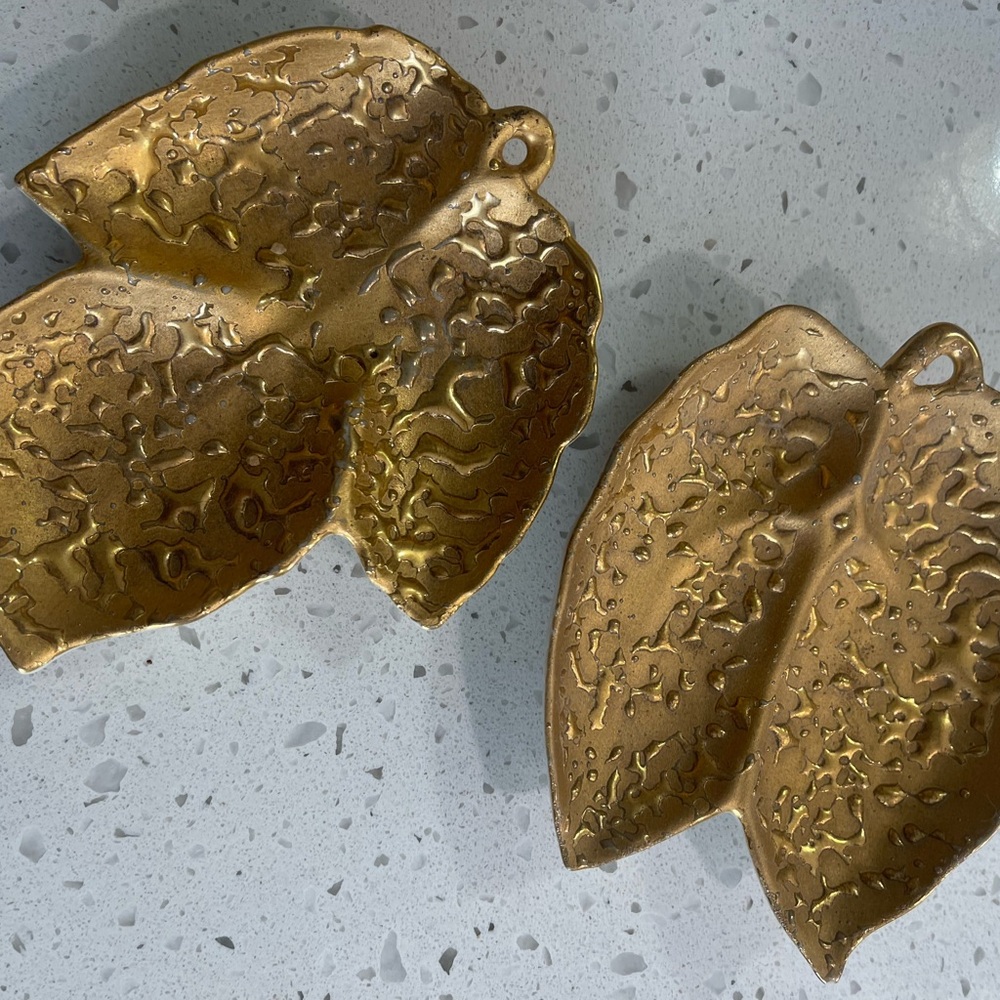 Vintage Weepind Gold Leaf-Shaped pin trays (set of 2)